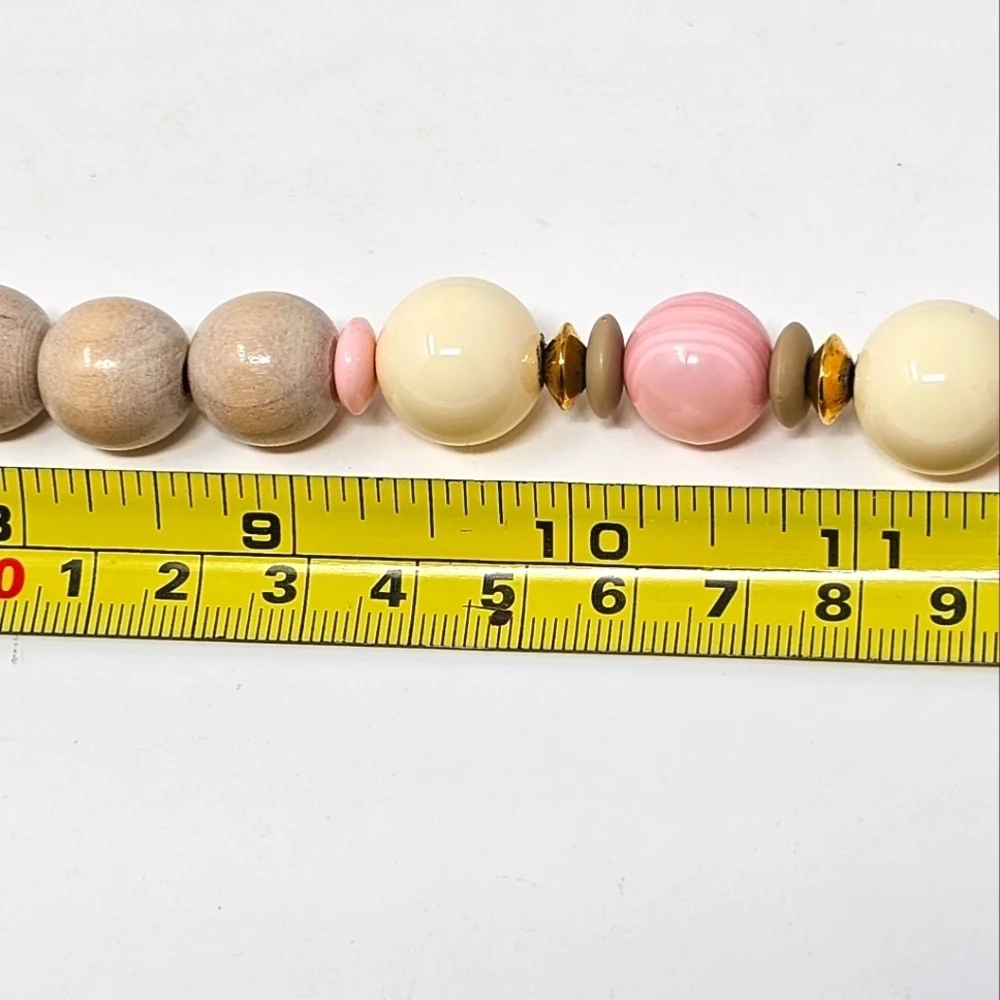 Vtg Beaded Wood and Acrylic Necklace with Pastel Accents - Picture 7 of 8